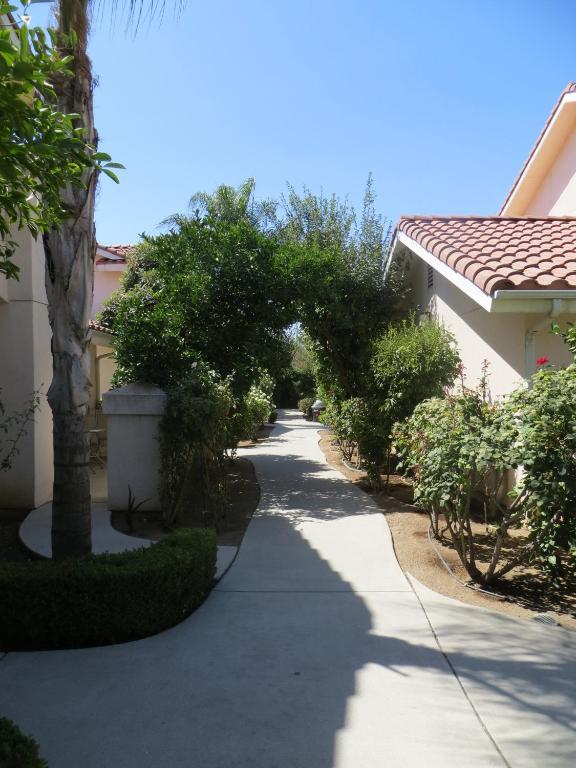Hotel Garden And 3*